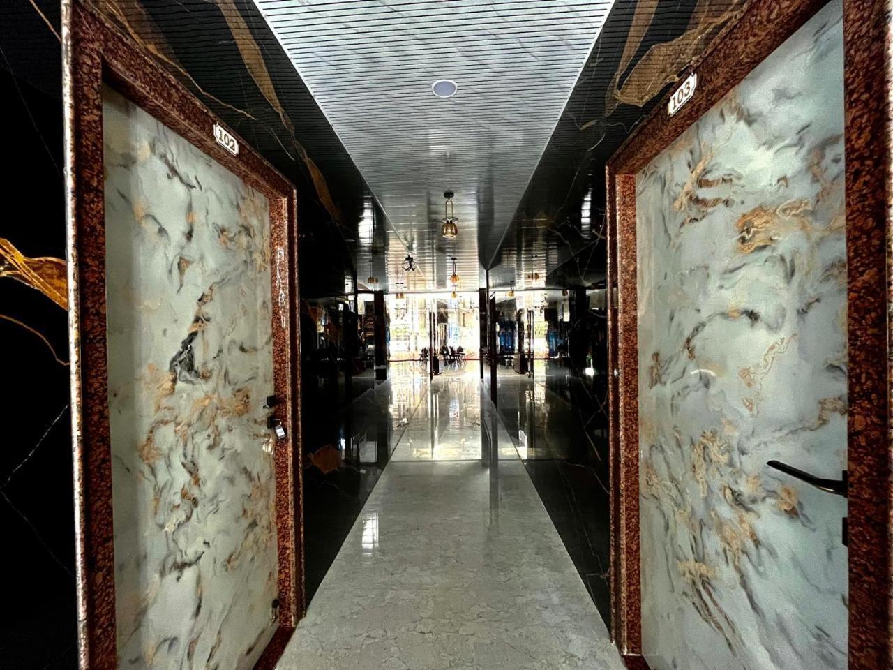 Hotel Banjara Hills Ābu Road エクステリア 写真
