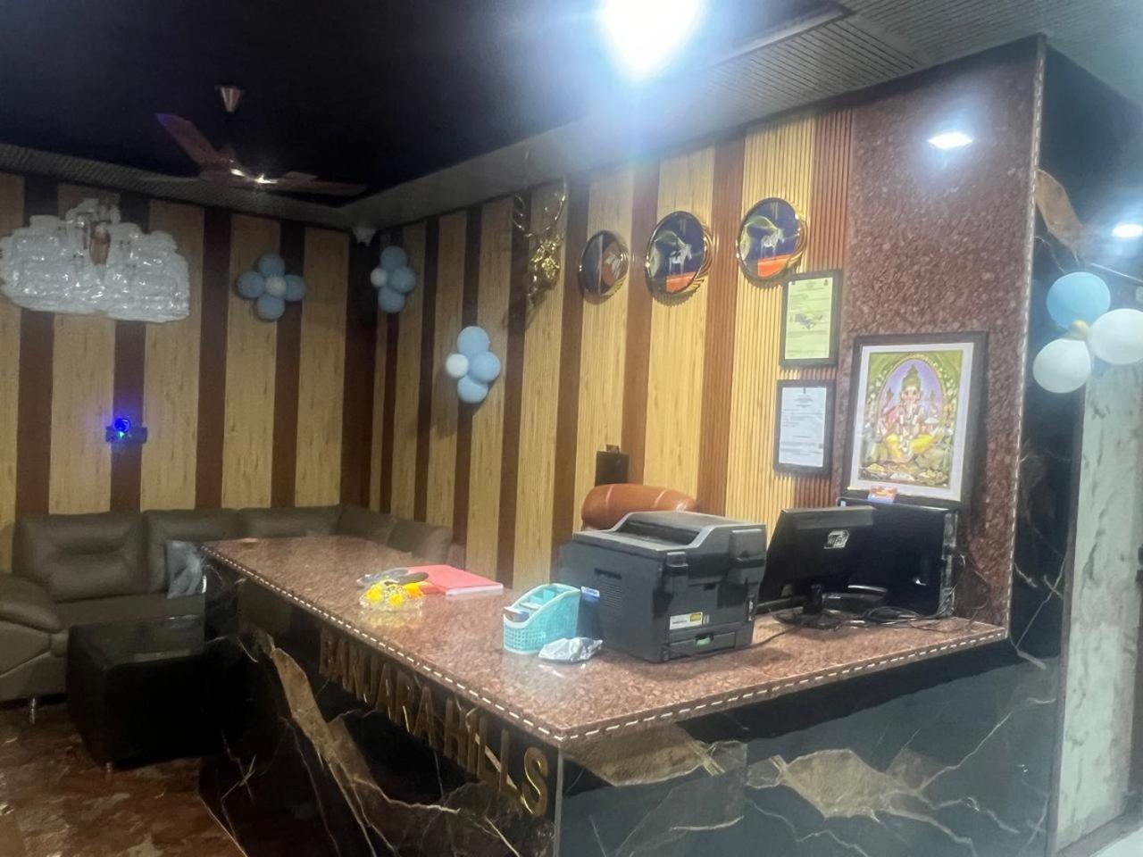Hotel Banjara Hills Ābu Road エクステリア 写真
