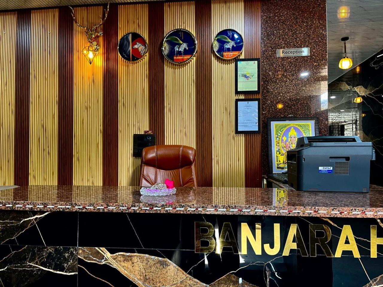 Hotel Banjara Hills Ābu Road エクステリア 写真