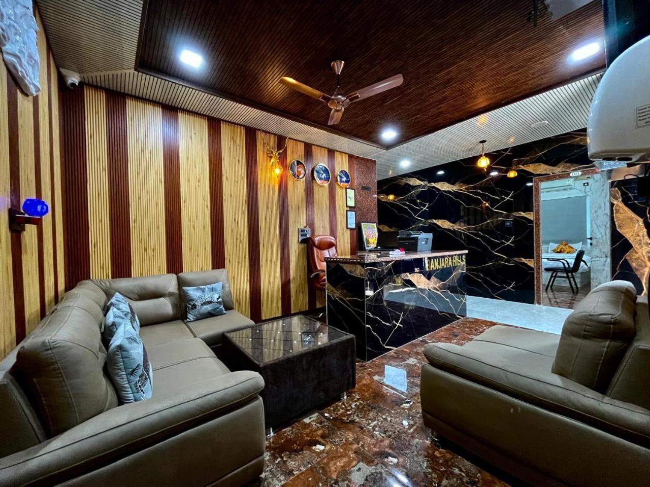 Hotel Banjara Hills Ābu Road エクステリア 写真