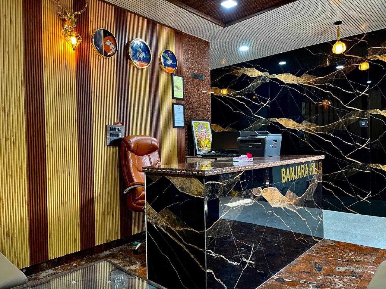 Hotel Banjara Hills Ābu Road エクステリア 写真