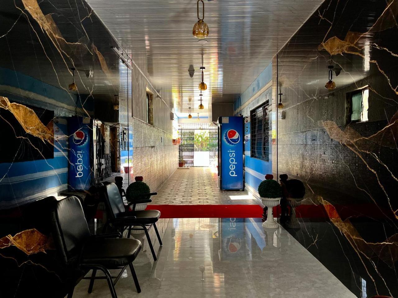 Hotel Banjara Hills Ābu Road エクステリア 写真