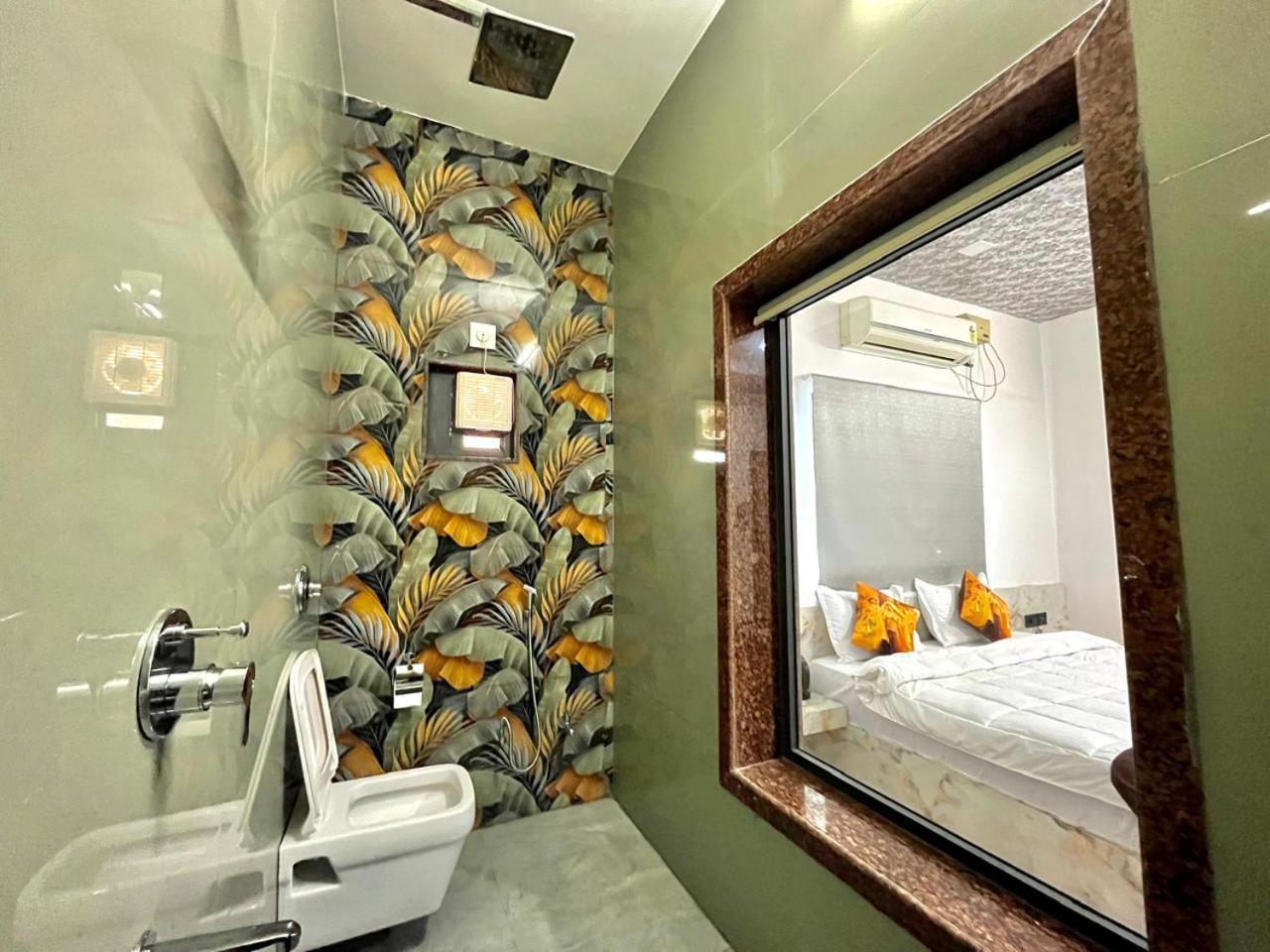 Hotel Banjara Hills Ābu Road エクステリア 写真